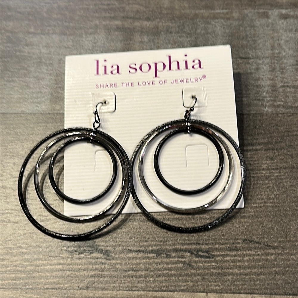 Lia sophia Hula Hoop earrings